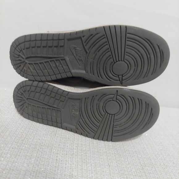 Nike Air Jordan 1 Mid Wings 2024 GS Gunsmoke Matte Silver FZ1209-001 Size 4Y - Picture 7 of 8